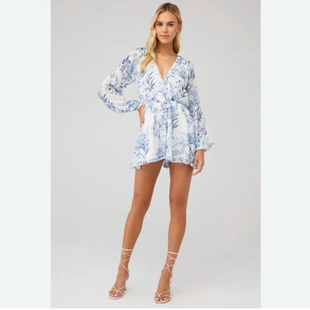YUMI KIM Floral Romper LUNAR GARDEN CYAN Size L White/Blue Romantic Long Sleeve